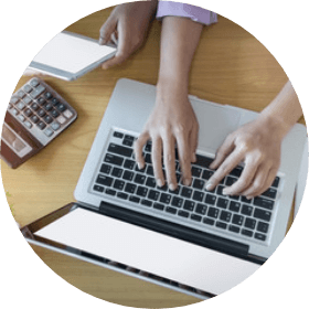 このページの予約ボタンから説明会へお申し込み オンラインでの受講の場合は、オンライン講座のボタンから受講を開始